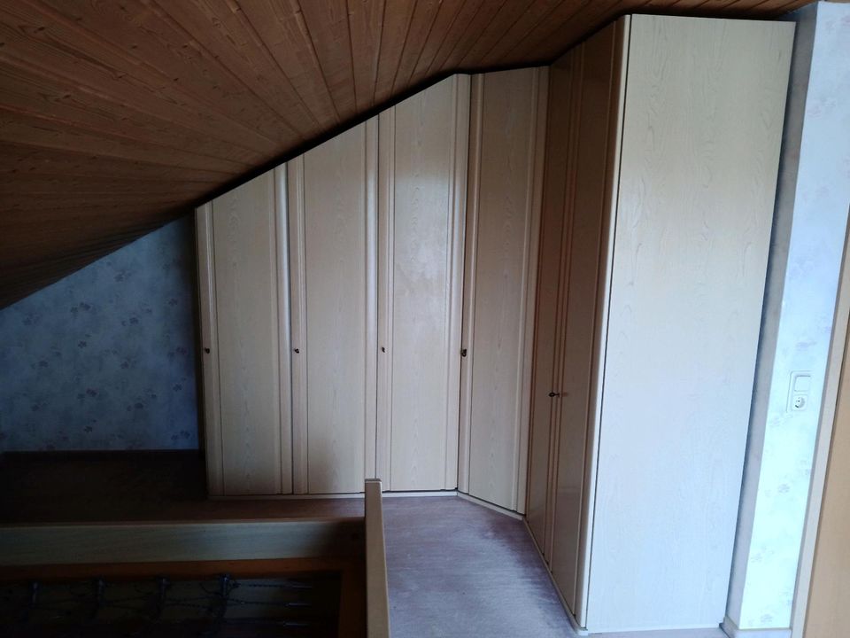 Schlafzimmer Kommode Kleiderschrank in Pfaffenhofen a. d. Roth