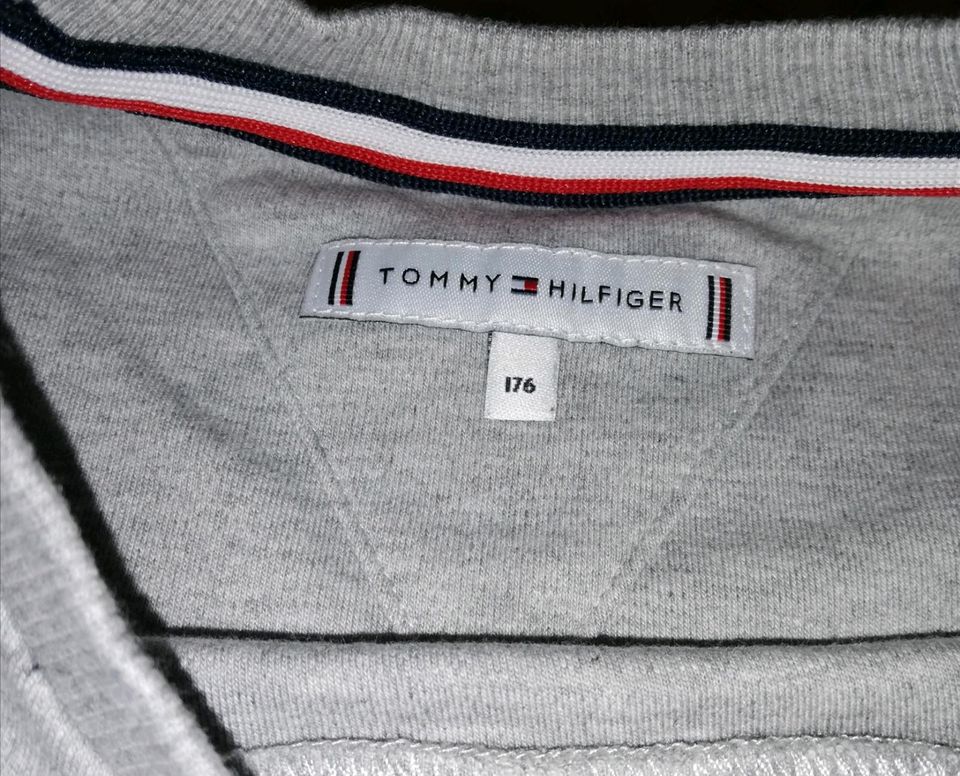 Tommy Hilfiger Kleid Größe 176 in Berlin