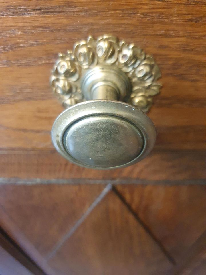 Biedermeier Möbel Eiche  Jugendstil Antik Wäscheschrank Schrank in Zellingen