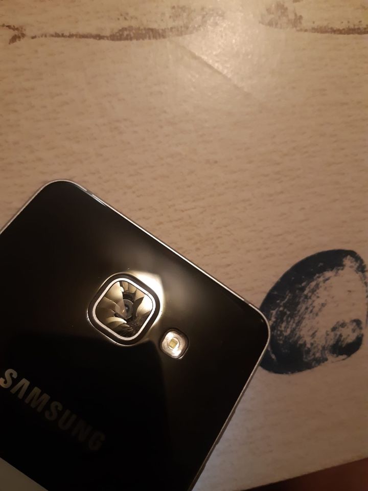 Samsung Galaxy A5 10f in Diepholz