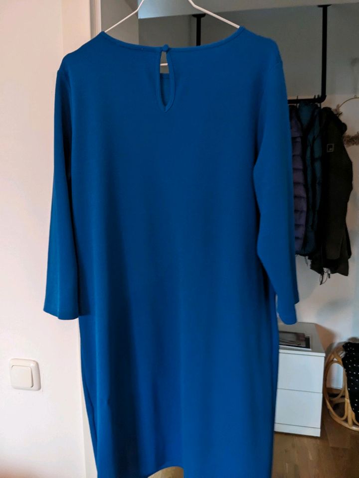 Damen Etui Kleid Marineblau Größe XL in München