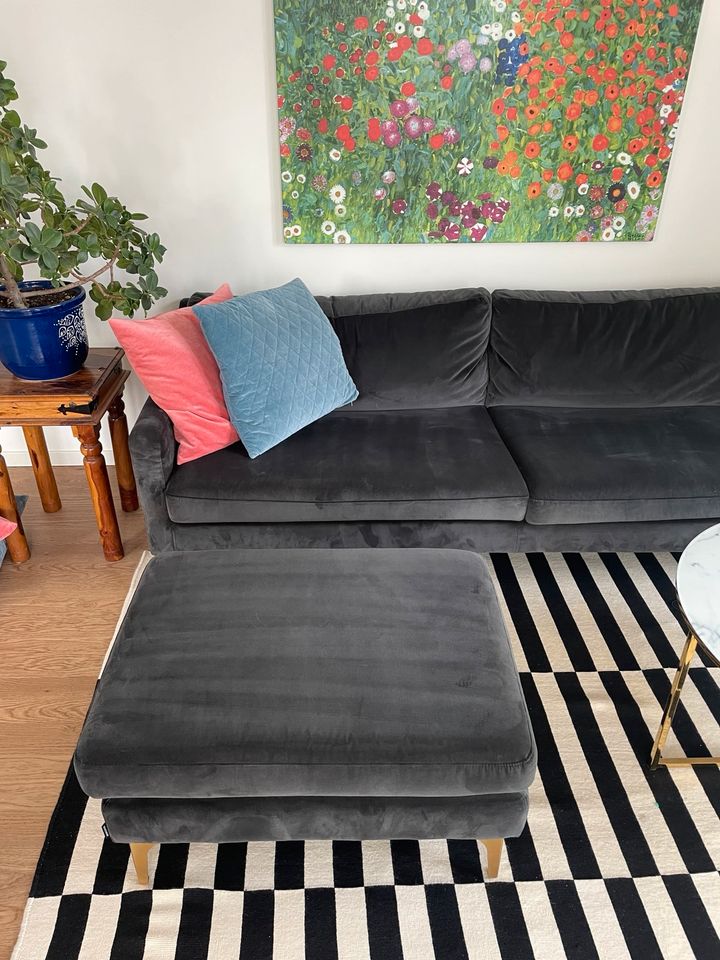 Couch Sofa Astha sofacompany 3-Sitzer &Hocker grau samt in Berlin