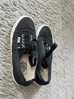 VANS Sneaker Turnschuhe Damen Gr.39 SCHWARZ GUT Sachsen - Chemnitz Vorschau