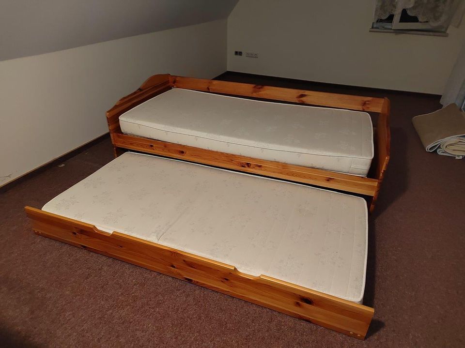 Tandem Bett, wenig benutzt, inkl. Lattenroste und Matratzen in Olbernhau