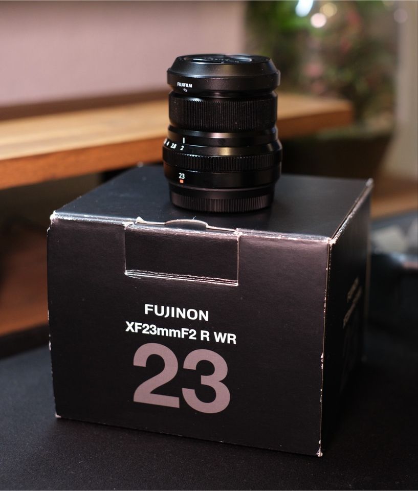 Fujifilm XF23mmF2 R WR (Fujinon) + Leica Look Gegenlichtblende in Wendlingen am Neckar