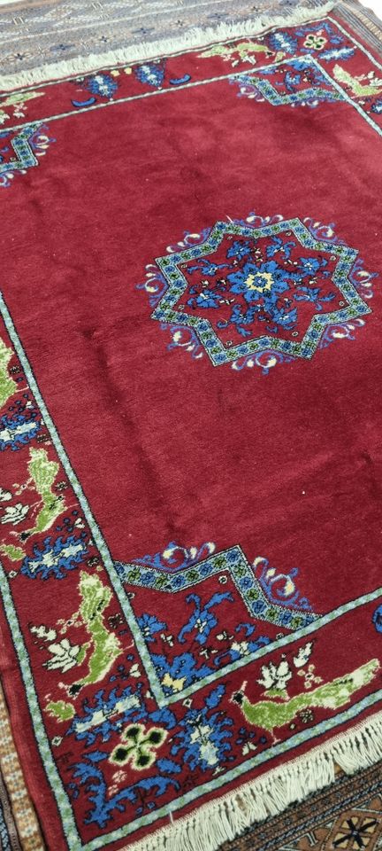 Hübscher Rote farbiger Marokkanisch Orient-teppich Handarbeit in Berlin