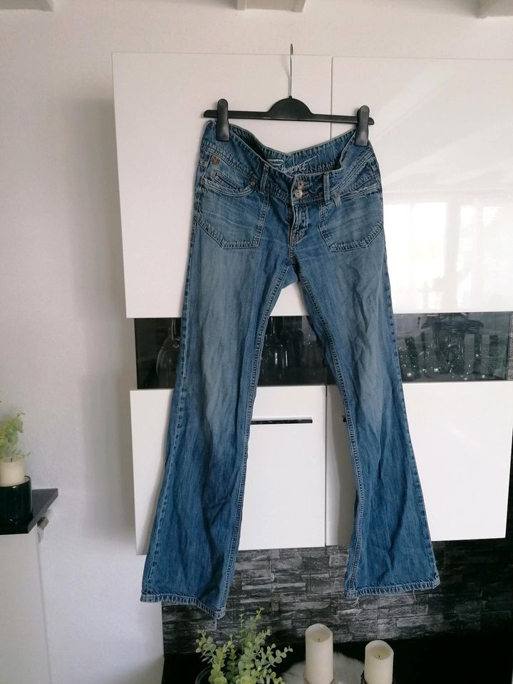 Jeans Damen von Esprit gr 30/34 in Herne