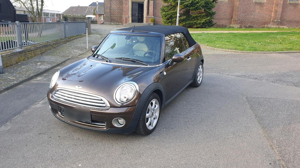 MINI Cooper Cabrio Bj.2010 Braun Super Zustand TÜV 10/25 in Mönchengladbach