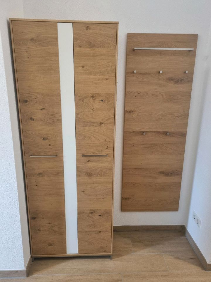 Garderobe - NP 800 Euro, top Zustand, wie neu in Garbsen