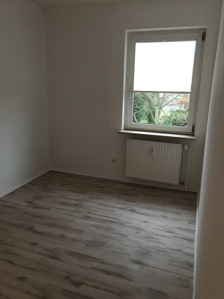 PROVISIONSFREI 4 Zimmer Wohnung ca. 89 qm im 2.OG mit Garage in Dahlenburg