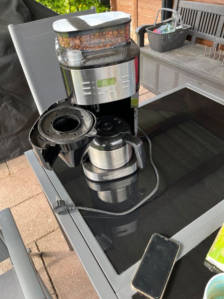Kaffeemaschine mit Mahlwerk in Feucht