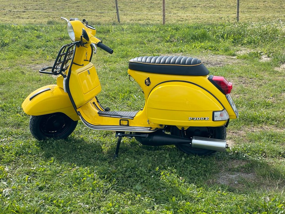 Vespa P 200 E mit Quattrini 244 Gelb in Düsseldorf