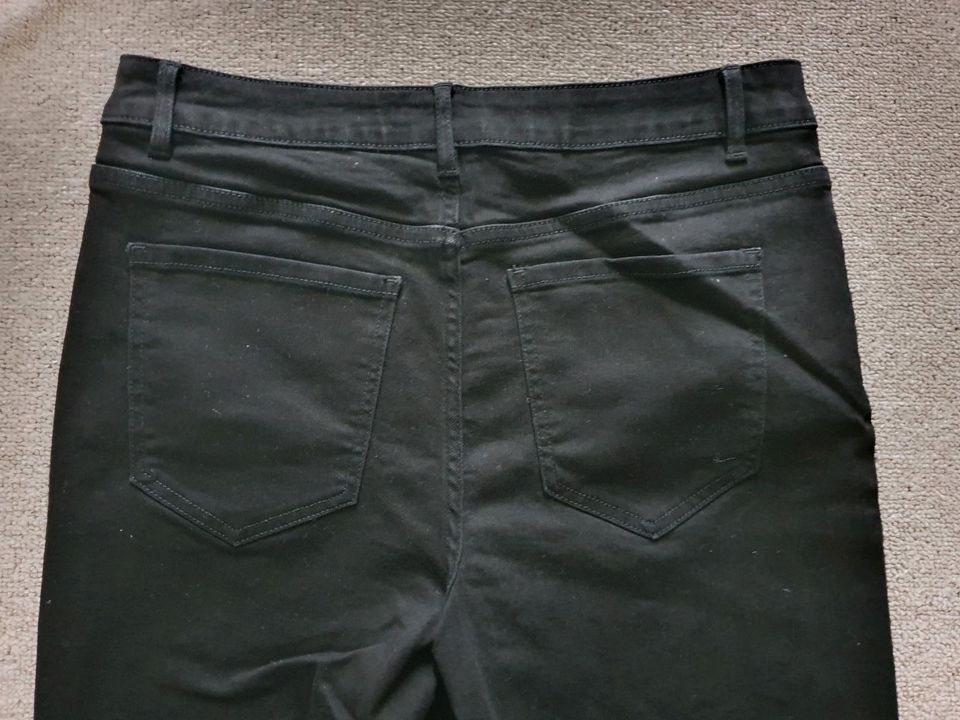 Jeans Hose Vila XL schwarz 1x getragen wie neu in Hamburg