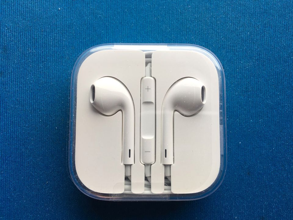 Apple EarPods mit 3,5-mm-Kopfhörerstecker OVP ungeöffnet in Rösrath