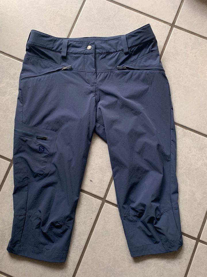 Salomon Wayfarer Capri Trekking Wander Hose 38/M blau Shorts in Merzig