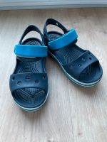 Crocs Sandalen blau Größe 25/26 Nordrhein-Westfalen - Detmold Vorschau