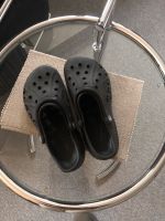 Schuhe Crocs schwarz Gr. W 8 Niedersachsen - Isernhagen Vorschau