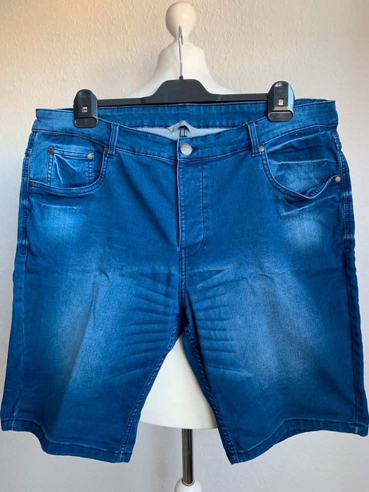 Jeansshort Dunkelblau Gr. 38 in Rengsdorf