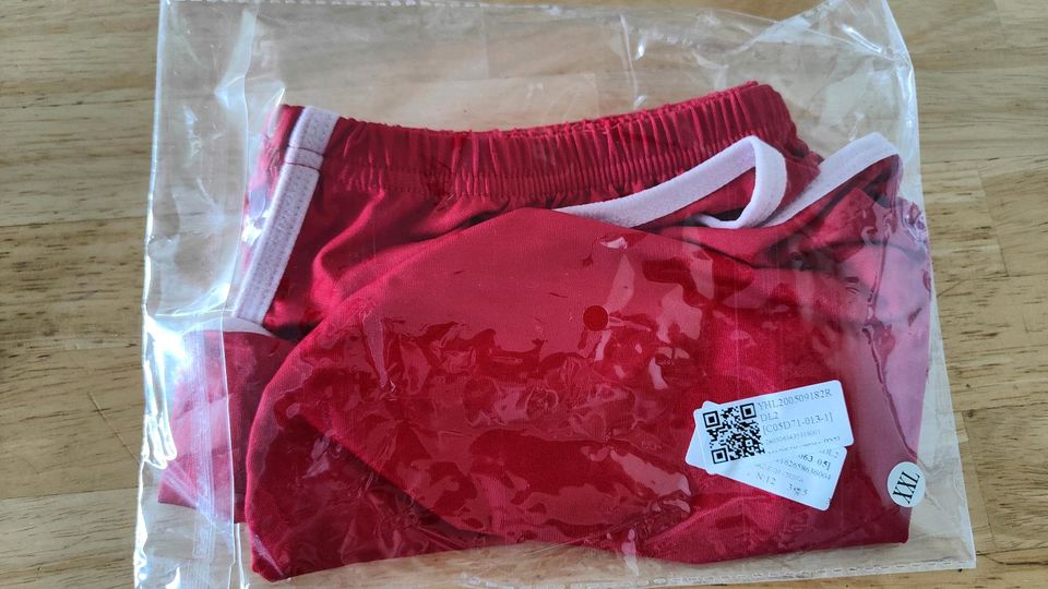 Sexy Sport Shorts rot pink Gr. 42 in München