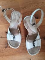 Sandalen mit Keilabsatz von Esprit in Größe 38 Bayern - Untergriesbach Vorschau