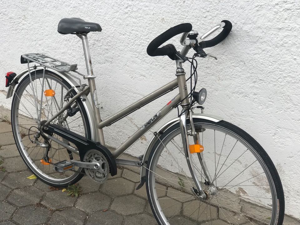 Simplon Damenfahrrad Fahrrad Trekkingbike in München