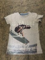 T-Shirt mit Surfer Aufdruck Nordrhein-Westfalen - Solingen Vorschau