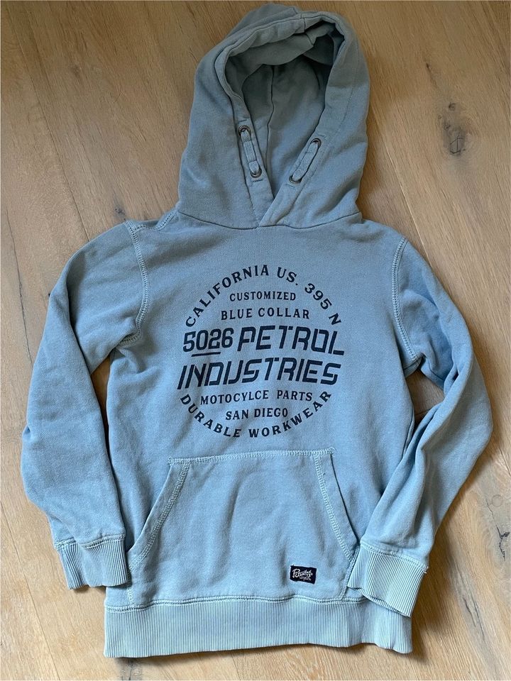 Neuwertiger Hoodie Kapuzenpullover von Petrol Industries Gr. 140 in Willich