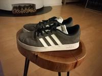 Adidas 36 2/3 Guter Zustand Leipzig - Plaußig-Portitz Vorschau