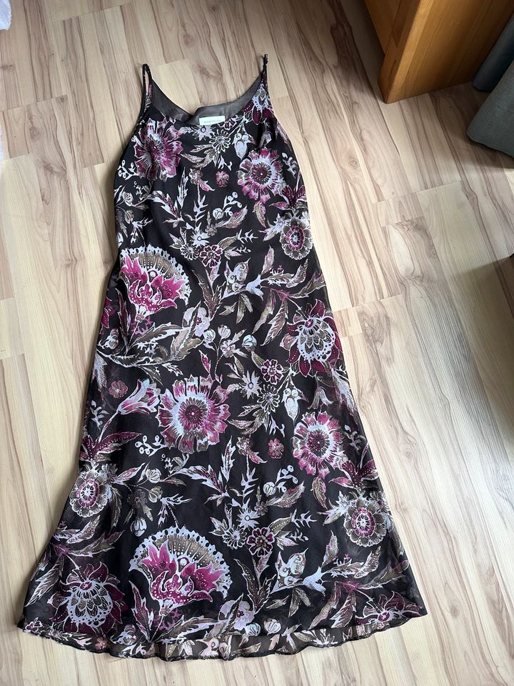 Verkaufe schönes Sommerkleid von Giorgio in Rottönen in Duisburg