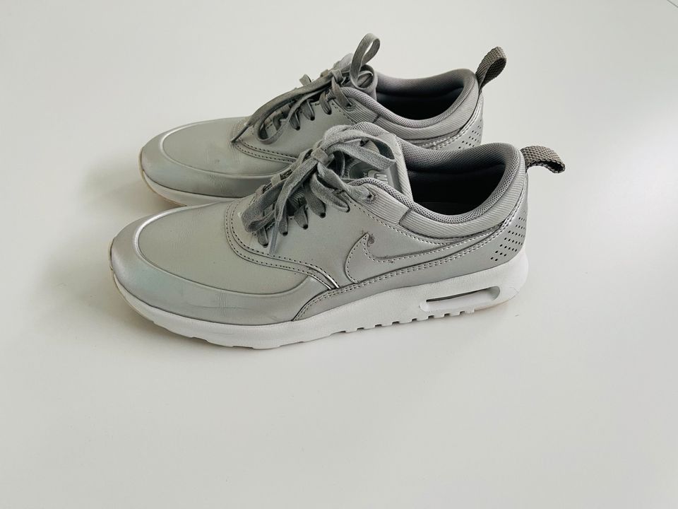 NIKE W AIR MAX THEA SE Damen Schuhe Sneaker Silber Gr.40 in  Nordrhein-Westfalen - Rietberg | eBay Kleinanzeigen ist jetzt Kleinanzeigen