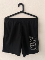 Kurze schwarze Nike Sporthose Herren S Rheinland-Pfalz - Montabaur Vorschau