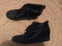 Calvin Klein Sneaker Innerwedge Gr 40 schwarz Glanz NP 119,00 EUR Schleswig-Holstein - Lübeck Vorschau