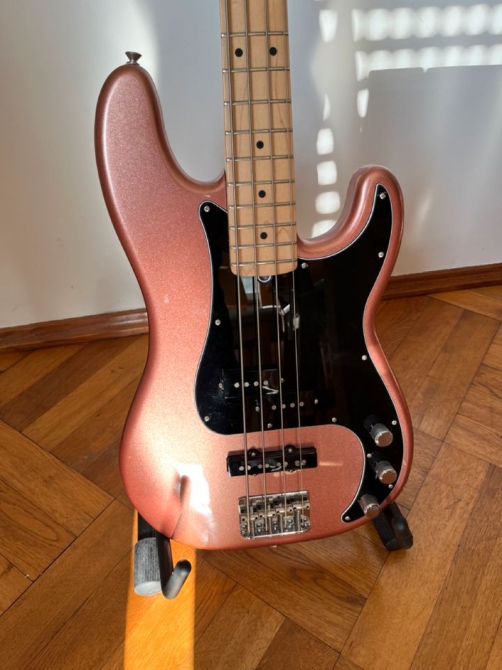 Fender American Performer Precision Bass - Farbe: Penny in Ispringen