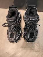 Balenciaga Track, schwarze Sneakers mit Lackeffekt, 39 Hessen - Wächtersbach Vorschau