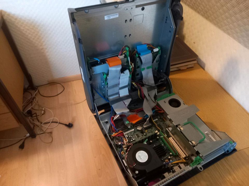 Dell PC Desktop Computer m. Tasterttur gebraucht in Borken