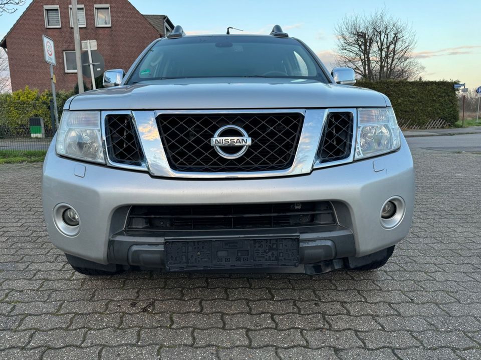 Nissan Navara Pickup Double Cab LE V6 4X4 in Neukirchen-Vluyn