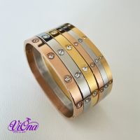 Armband mit verschiedenen Farben und CZ Stein, je 10 € Alle Drei Berlin - Treptow Vorschau