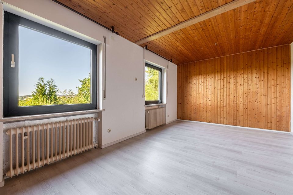 Stilvoller Bungalow mit einzigartigem Ausblick ins Tal vom Logenplatz-Balkon (käuferprovisionsfrei) in Simmern