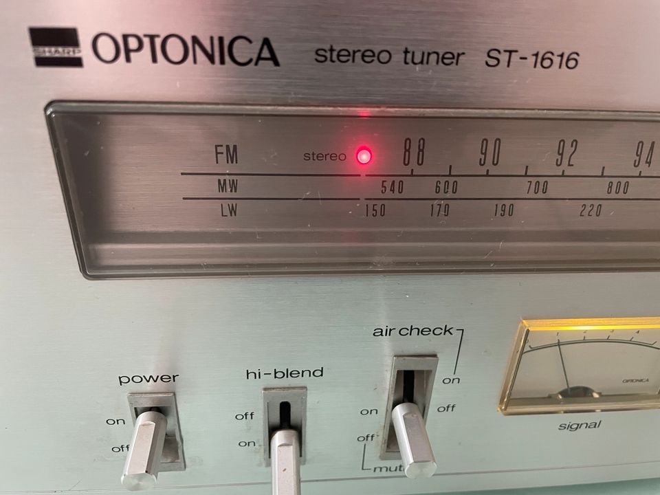 Sharp Optonica Tuner St-1616 in Marburg