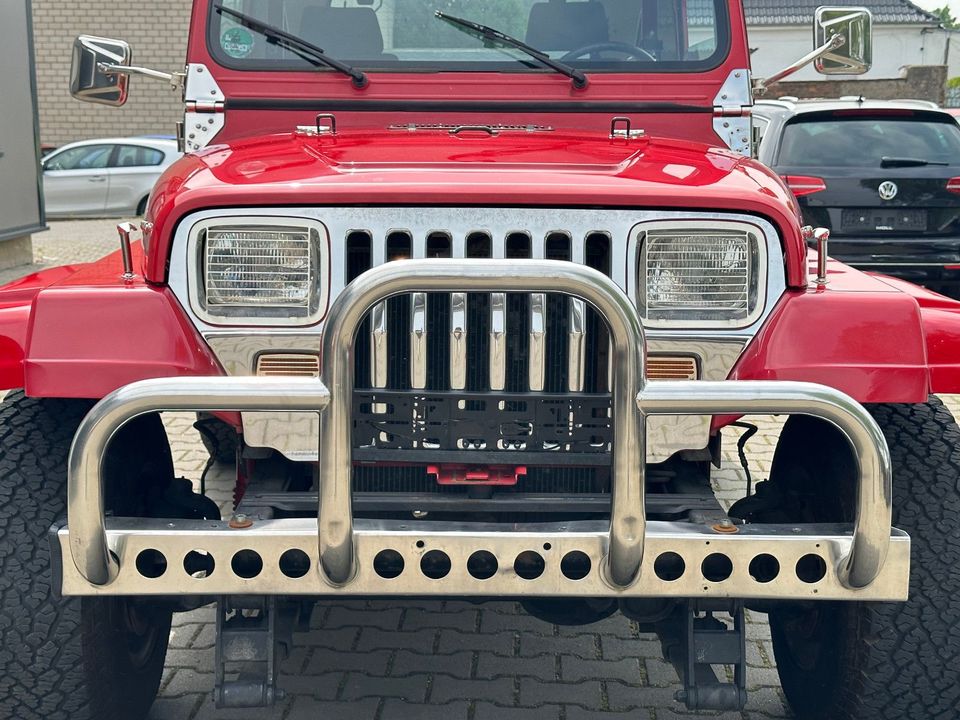 Jeep Wrangler 4,2 - 6-Zylinder - Oldtimer - TÜV NEU in Bornheim