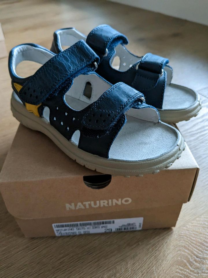 Neu Naturino Leder Sandalen Mädchen Jungen 29 in Friedberg