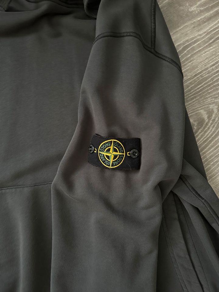 Stone Island Pullover in Holzwickede