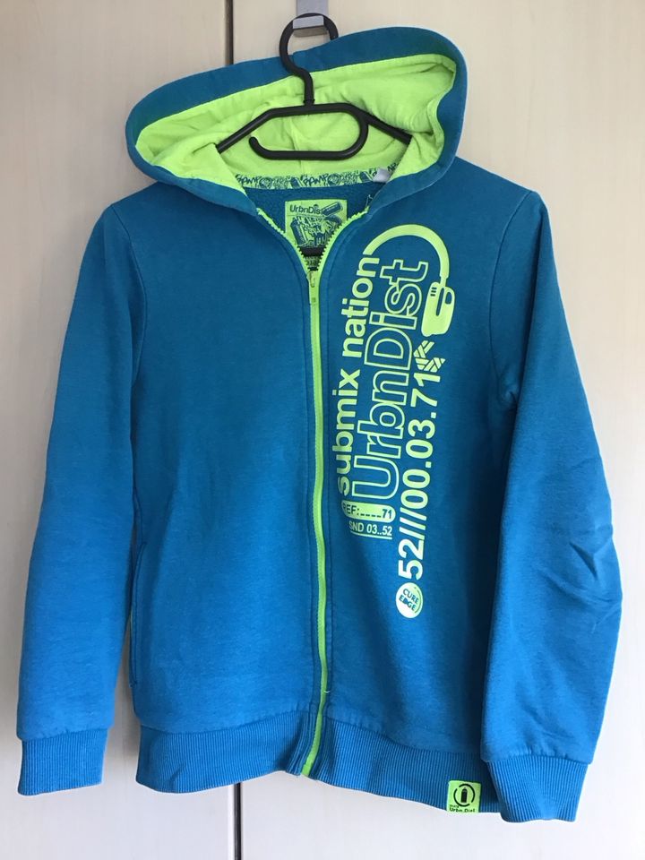 6 Pullover / Hoodies/ Sweatshirts von here & there (C&A) 146/152 in Bochum
