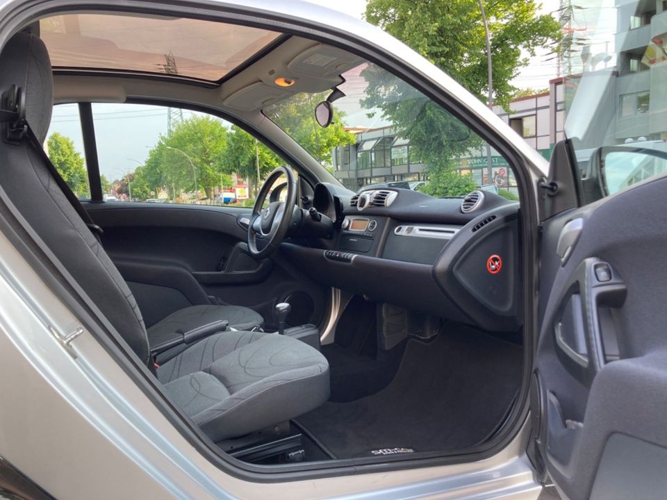 Smart ForTwo CDI WENIG KILOMETER SHZ PANORAMA ALU TOP in Hamburg