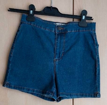 kurze Damen Hose Jeans Hotpants Shorts Gr. 36 S in Liebenwalde