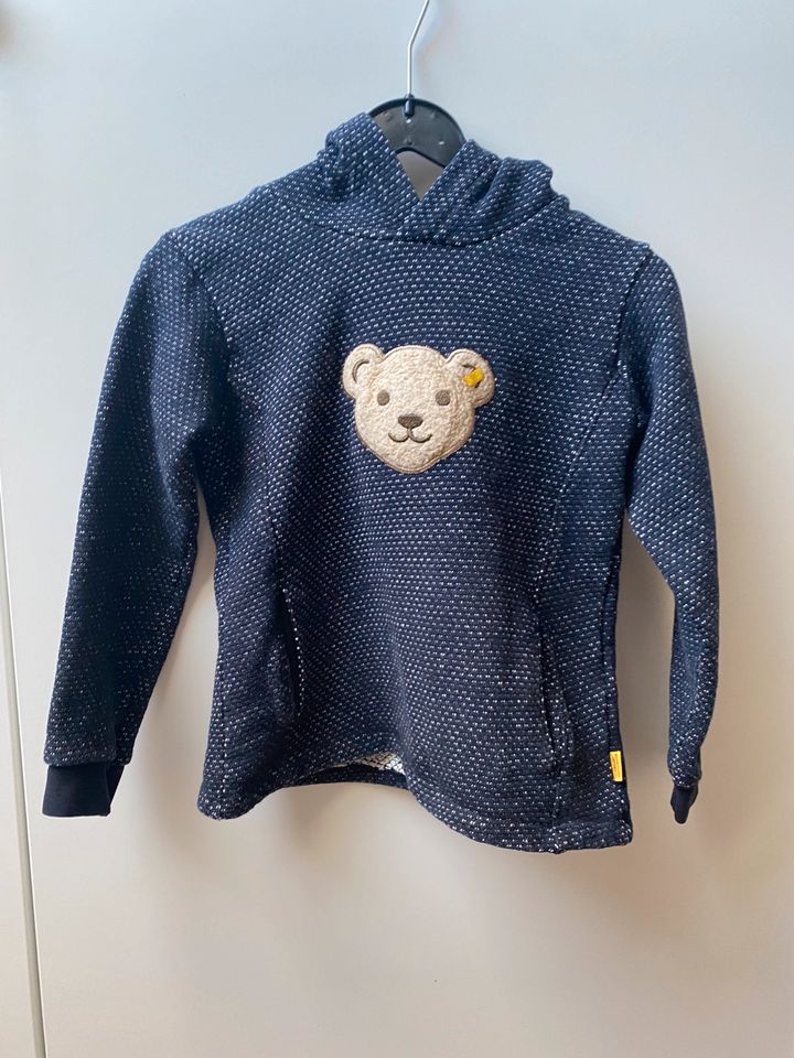 Steiff Kapuzenpullover/Hoodie Gr. 110/5 J. schwarz/weiß Neuwertig in Holm