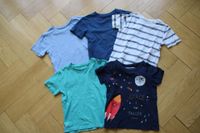 Shirt T-Shirt Next H&M 104 grün blau Weltall Tshirt Leipzig - Leipzig, Zentrum-Nord Vorschau