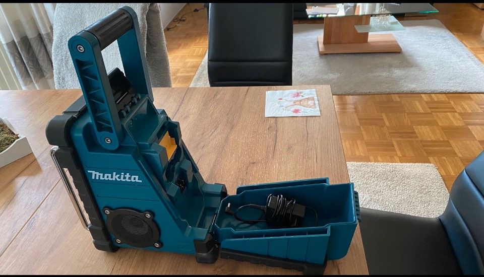 Makita DMR 107 in Hirschaid