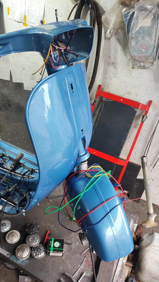 Vespa 50N Special V5B3T Bj. 02-1983 Farbe: Azzurro Metallizato in Freiburg im Breisgau