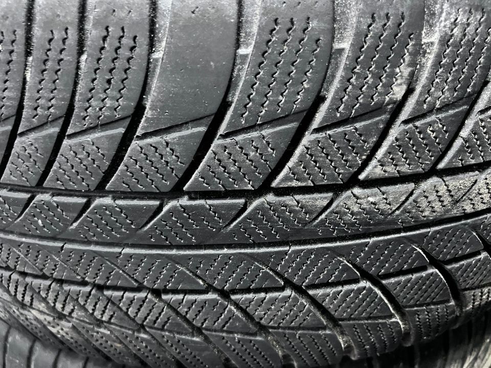 Winterräder original BMW X4 G02 mit 245/50 r19 in Bochum